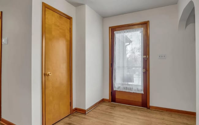 Building Photo - 4 Bedroom homestead on 6.68 acres