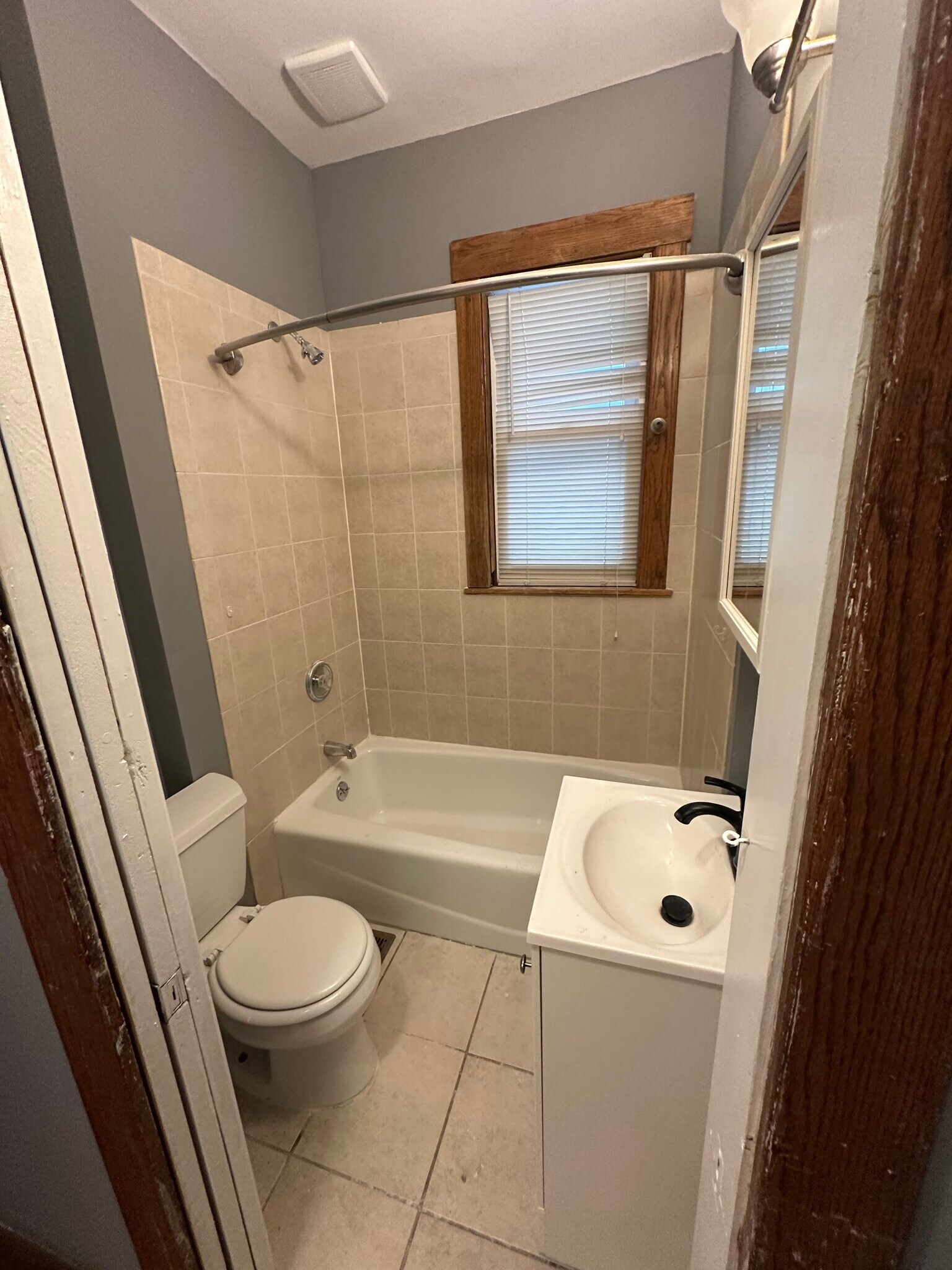 Building Photo - 1117 Foster St