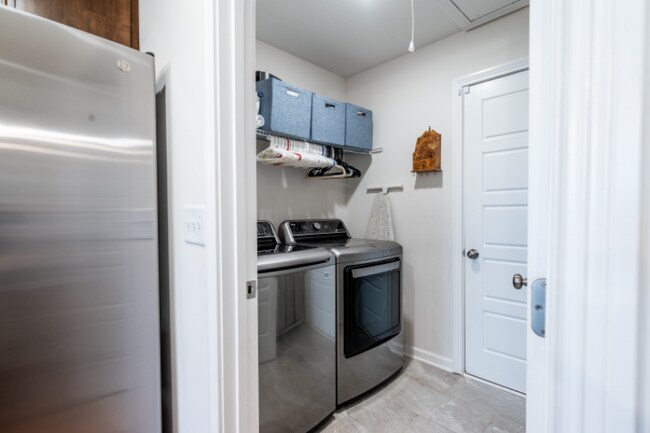 Building Photo - 605 Crowder Ct