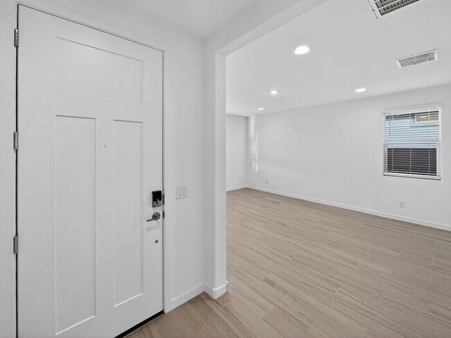 Building Photo - New Home at Wester Gardens! 4 Bedroom 3 Bathrooms!