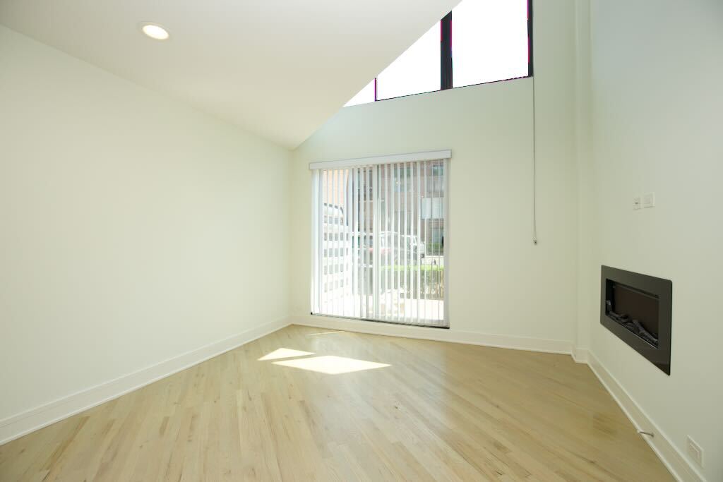 Building Photo - 1022 W Grace St