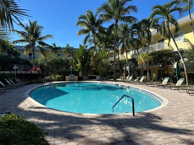 Building Photo - 151 NE 16th Ave