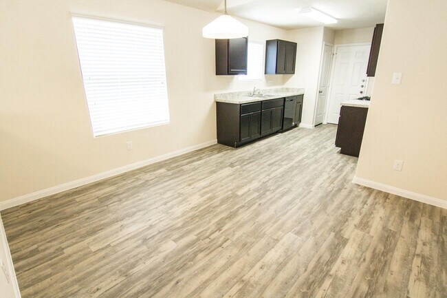 Building Photo - 5627 Rocky Trail Dr