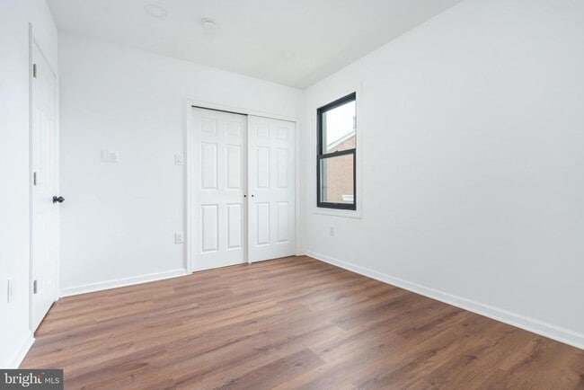 Building Photo - 32 E Elm St