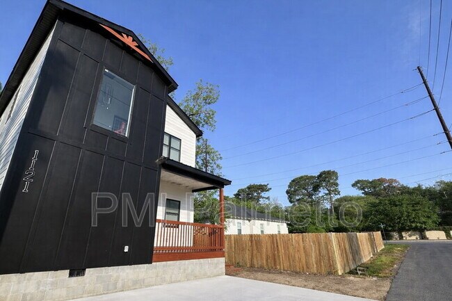 Building Photo - 1121 Zeigler St