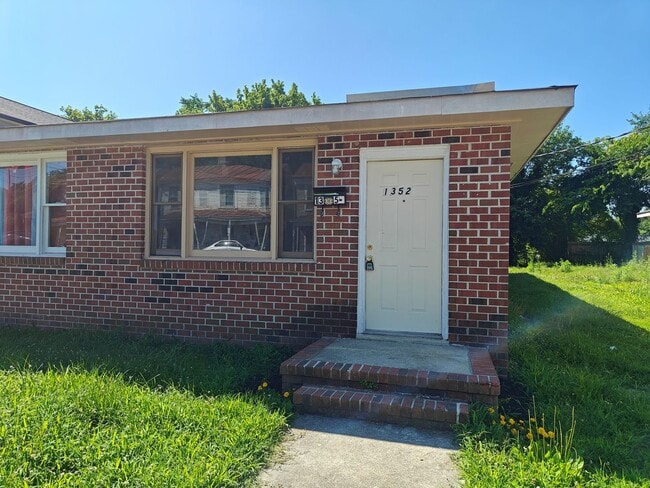 Primary Photo - 2 bedroom home