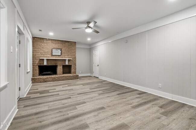 Building Photo - 1504 Homestead Rd