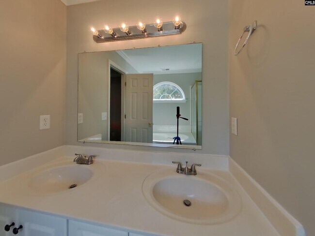 Building Photo - 9 Big Horn Ct