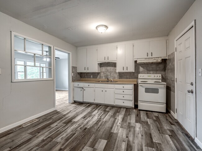 Building Photo - 1314 SE 40th St