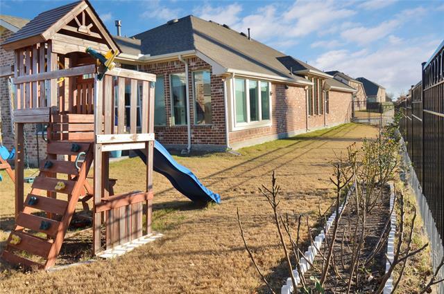 Building Photo - 10018 Farmland Dr