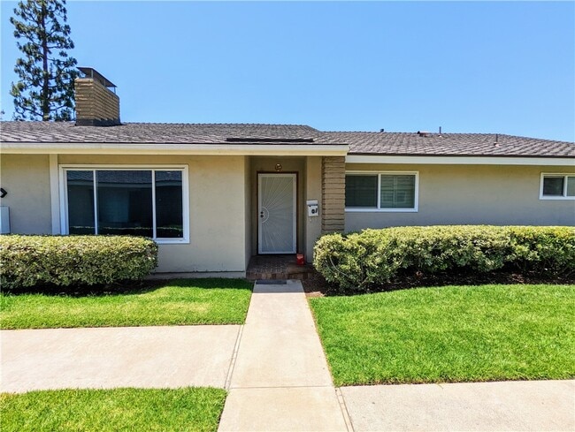 Primary Photo - 12700 Newport Ave