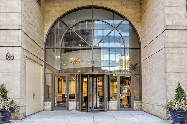 Building Photo - 630 N State St