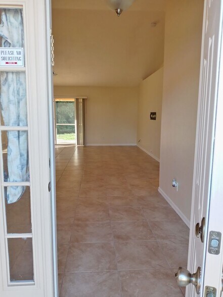 Building Photo - Charming 3-Bedroom Home in Port Charlotte, FL