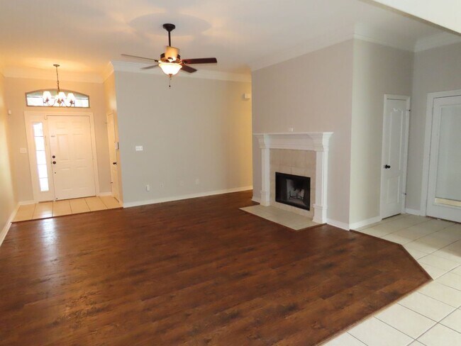 Building Photo - Gated Community in Whitehouse! Gorgeous 3 Bedroom, 2 Bath Home