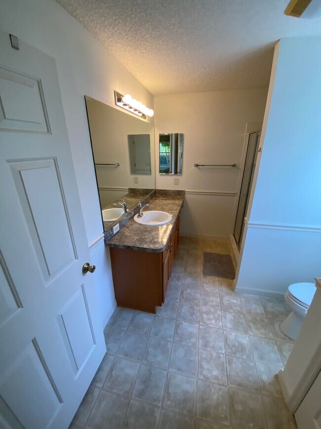 Building Photo - Beautiful 3 + 2 Fully Furnished/Turnkey AN...
