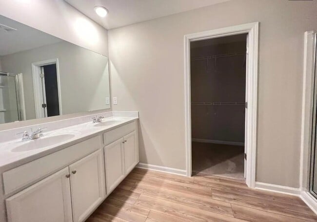 Building Photo - 140 Golden Eagle Pkwy