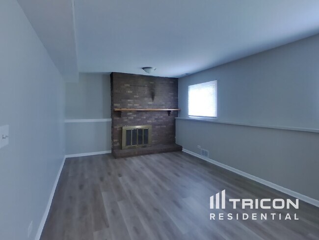 Building Photo - 614 Allanson Rd