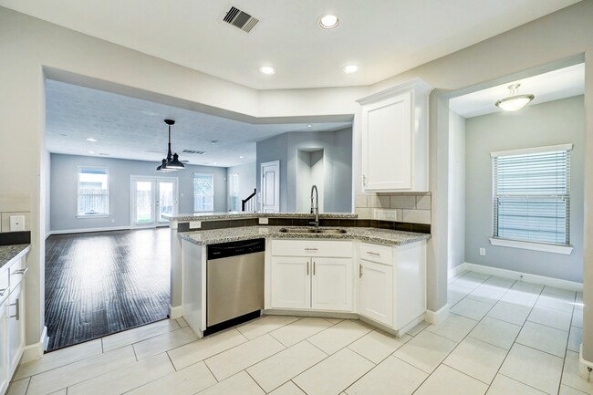 Building Photo - 1811 Wichita St