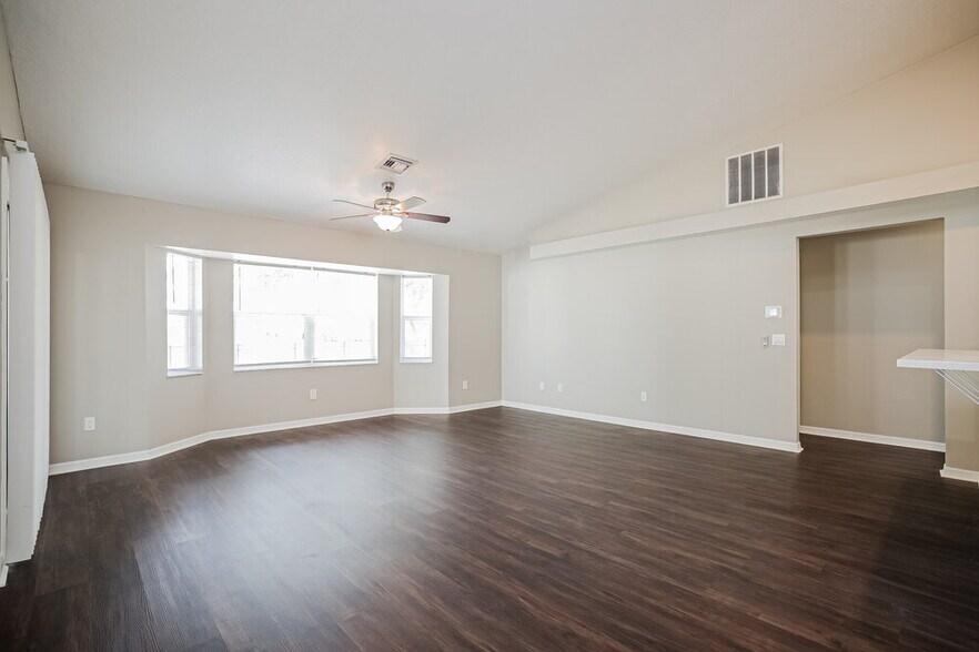 Building Photo - 72 Long Meadow Ln N