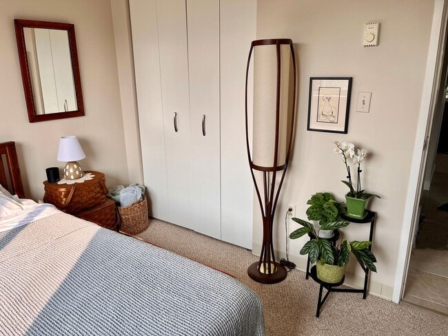 Building Photo - South Portland 2BD/1BA with Balcony at Bre...
