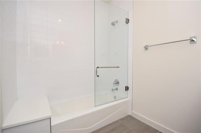 Building Photo - 5405 Sunshine Dr