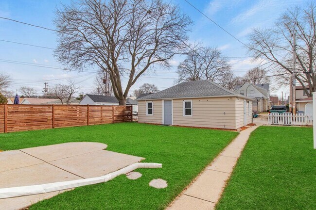 Building Photo - 3034 N 80th St