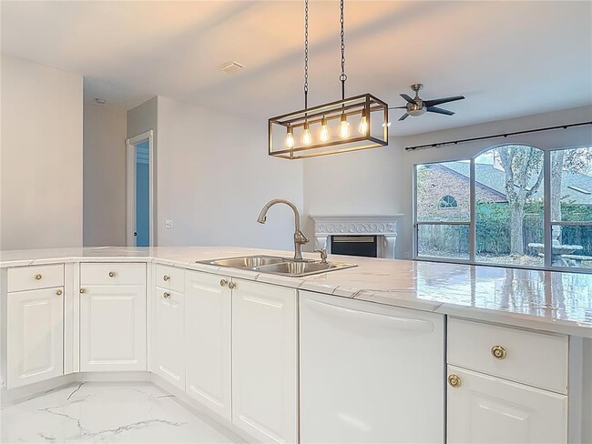 Building Photo - 6 Lionshead Dr