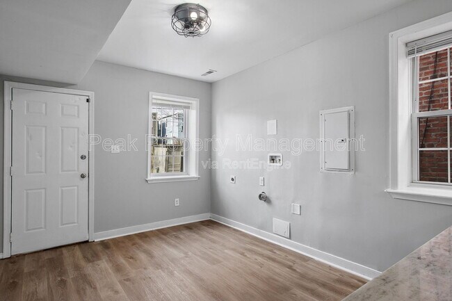 Building Photo - 612 N 32nd St