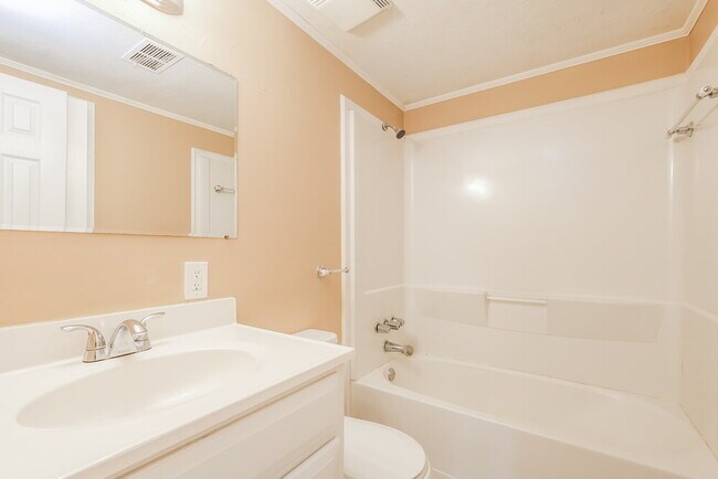 Building Photo - 11010 Highridge Ct