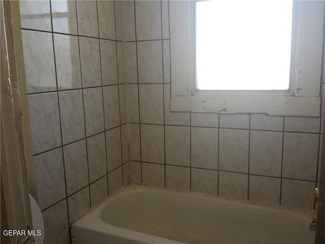 Building Photo - 2201 Tremont Ave