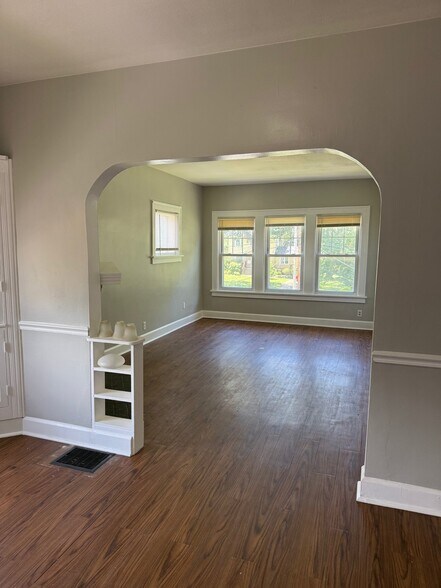 Building Photo - 3809 W 152nd St