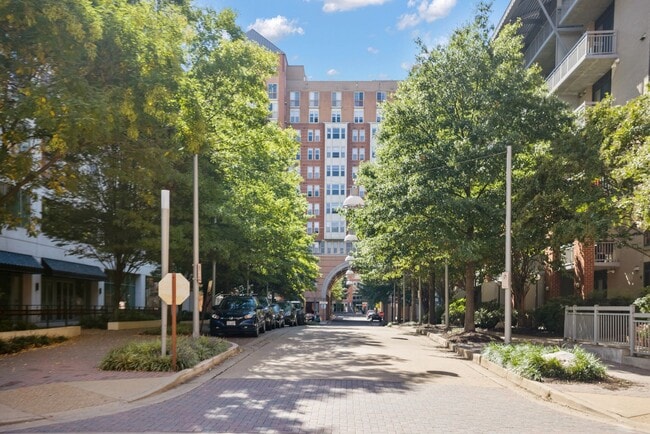 Building Photo - The Hartford | 2 Bed | 2 Bath | 1,100 Sf | 1 Private Balcony | 1 Garage Parking