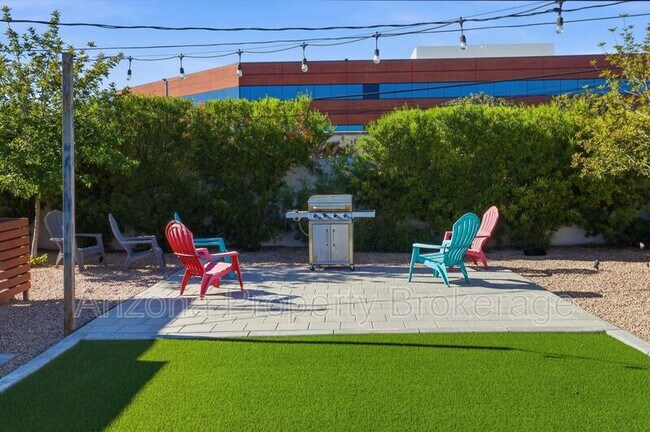 Building Photo - 4150 N 25th St