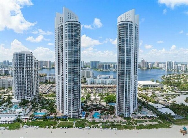 Building Photo - 18101 Collins Ave