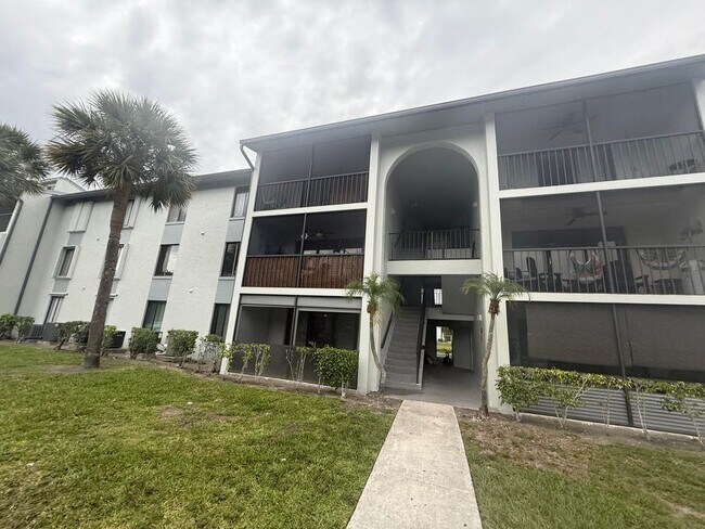Building Photo - 1011 Green Pine Blvd
