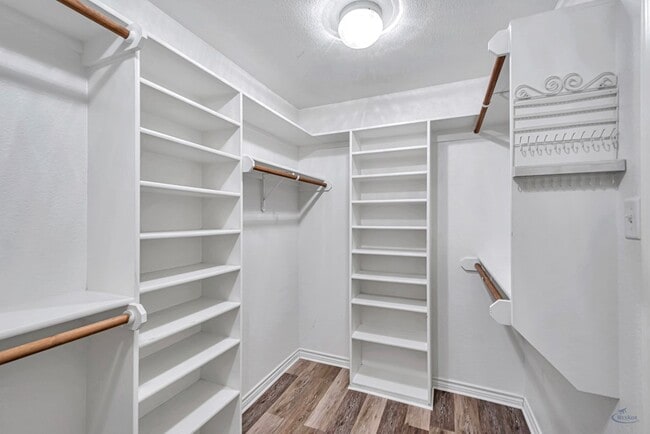 Building Photo - 5409 San Saba Ct