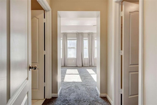 Building Photo - 7601 Summer Berry Ln