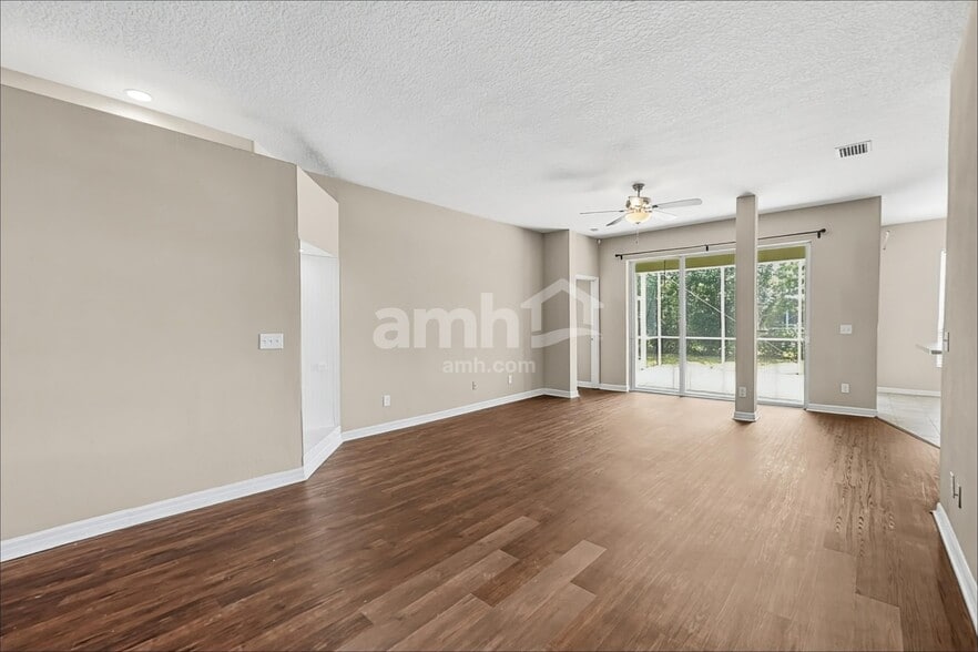 Building Photo - 503 9th St NE