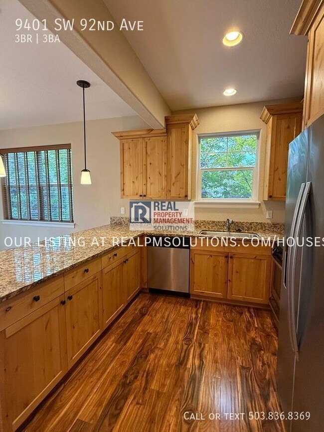 Building Photo - 9401 SW 92nd Ave