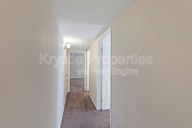 Building Photo - 130 Yorkshire Ct