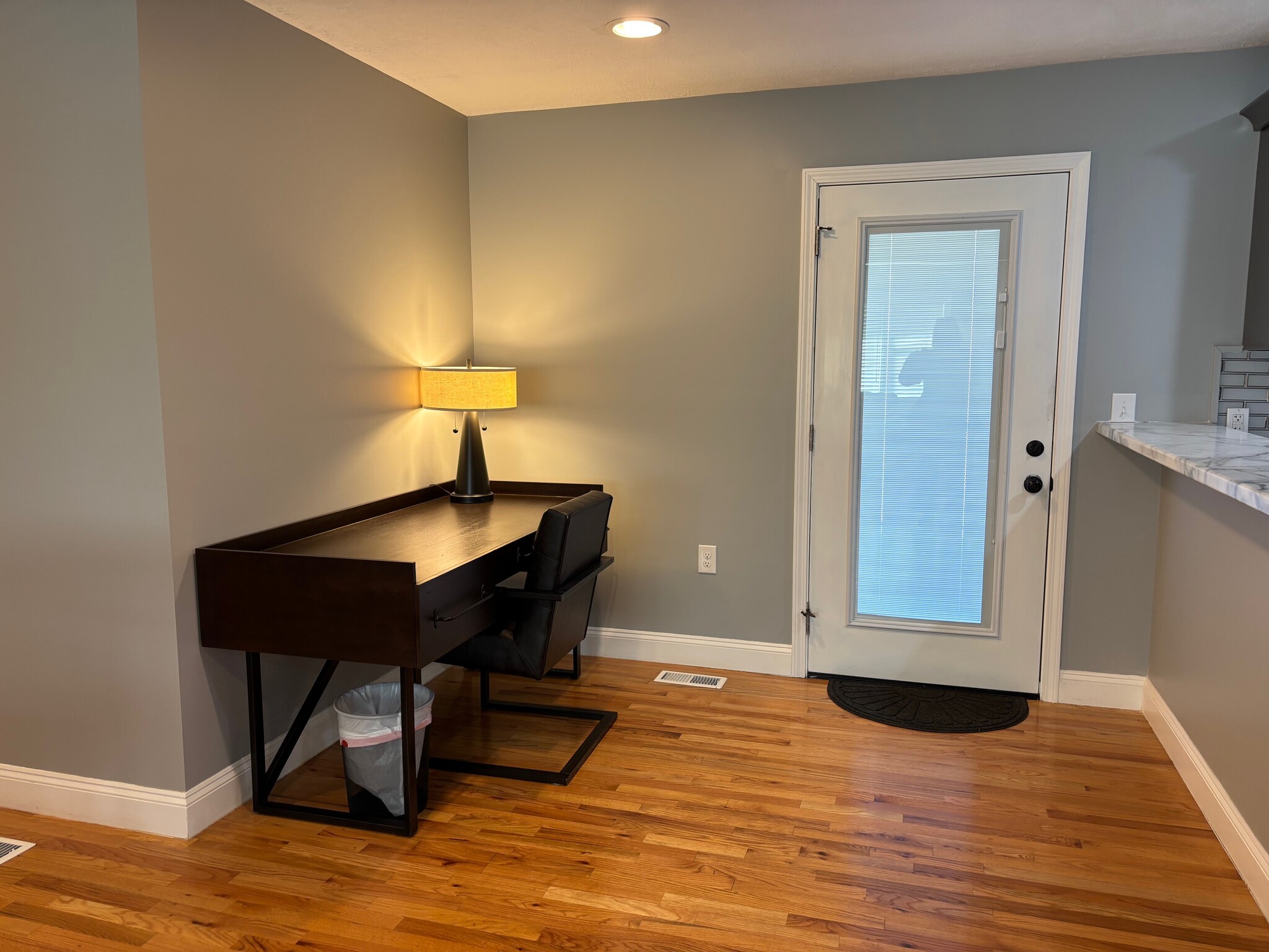 Building Photo - 2136 Collins St