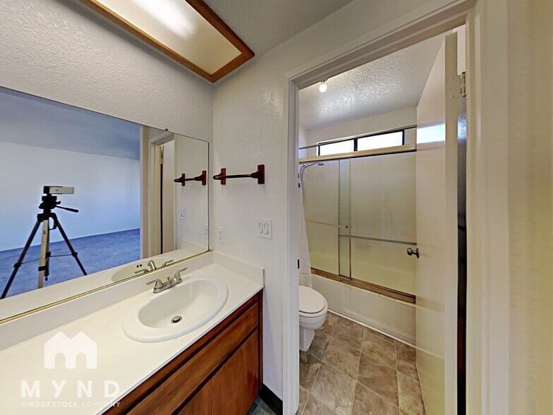 Building Photo - 2276 Sandcastle Way