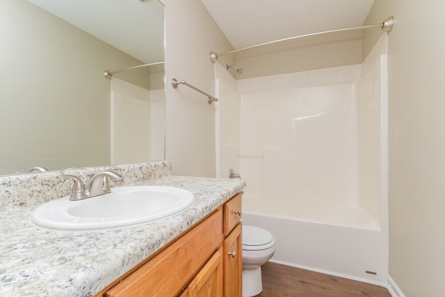 Building Photo - 1449 Westview Dr