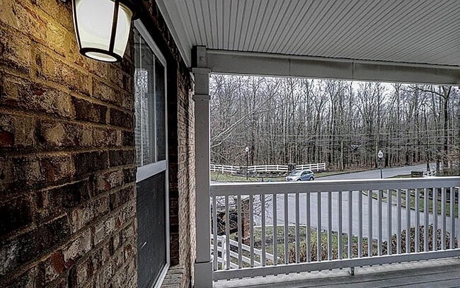 Building Photo - 6520 Brook Bend Way