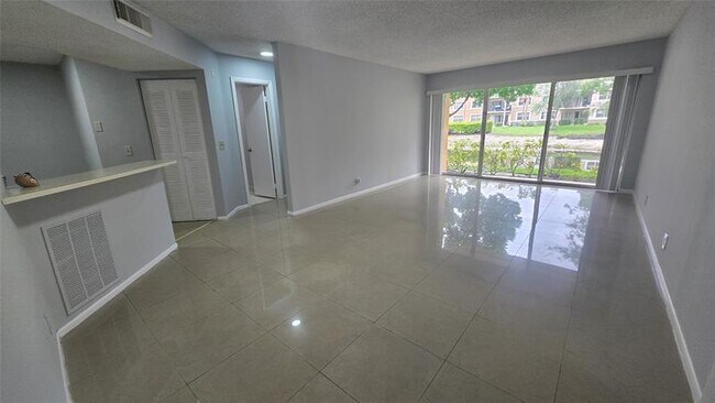 Building Photo - 9055 Wiles Rd