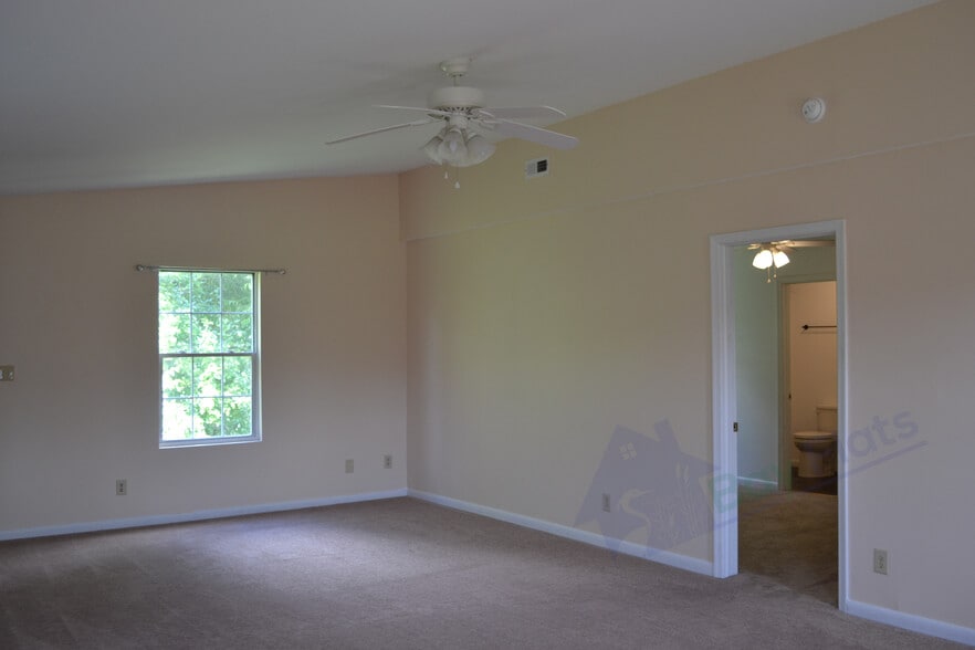 Building Photo - 39872 Wrinkle Free Ln