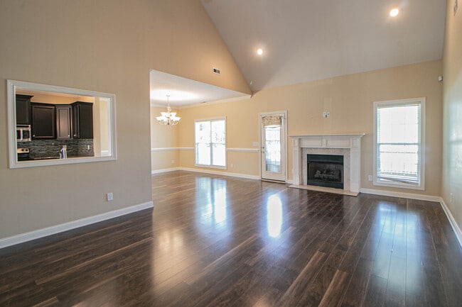 Building Photo - 809 Carousel Ct