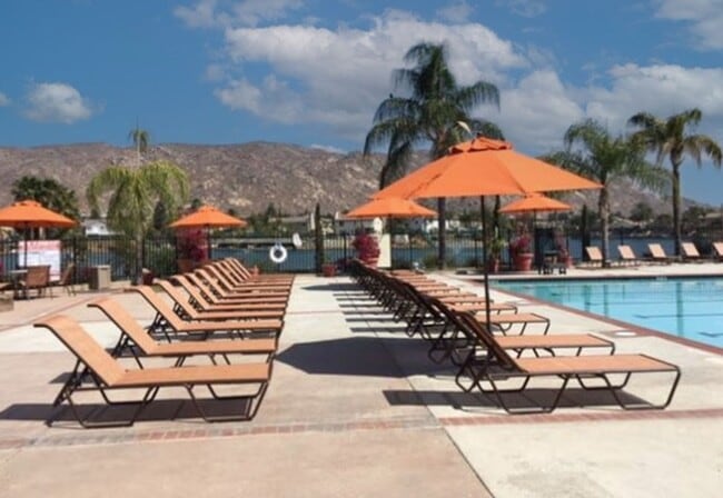 Building Photo - Move-in special! Move in by 12/25 and receive $300 off the first month’s rent! 2 bedroom Condo av...