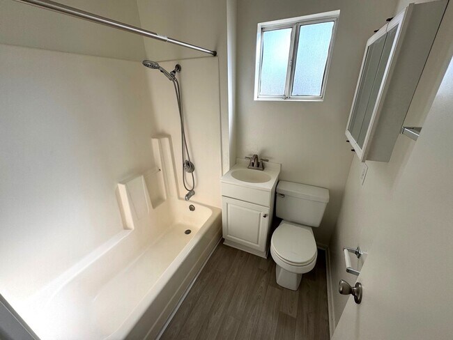 Building Photo - 132for