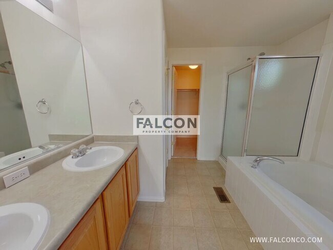 Building Photo - 6536 Graymont Dr